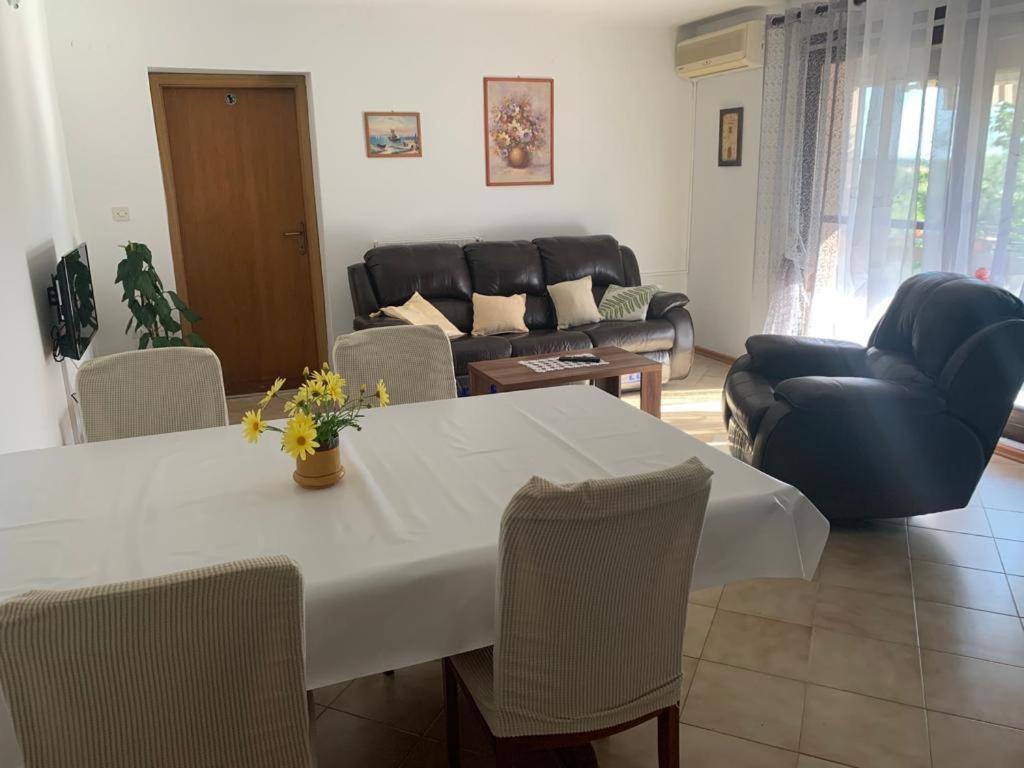 Apartman Dalija Vinkuran Exterior photo